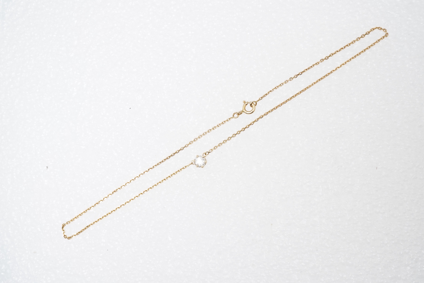 A diamond pendant necklace